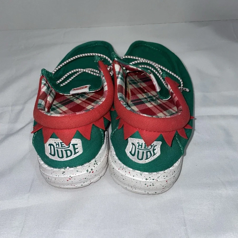 Hey Dude‎ Juinior Size J4 Big Kids Wally Holiday Elf Green and Red Shoes